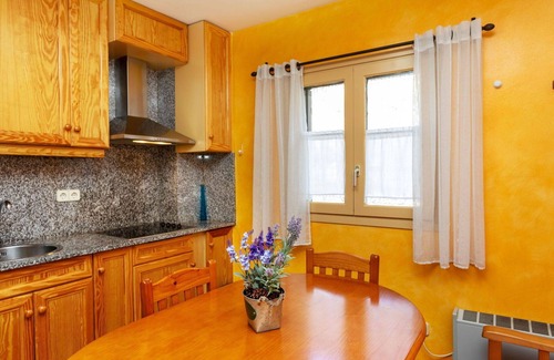 Taull Apartamento | Cosy apartment for 3 guests with pool and TV