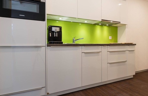 Saas Almagell Apartamento | Hermoso apartamento para 3 personas con jacuzzi, WIFI, TV y balcón