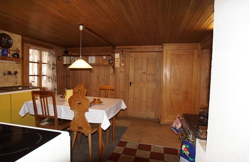Boltigen Apartamento | Precioso apartamento para 5 personas con WIFI y balcón
