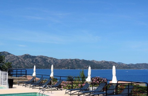 Figarella Apartamento | Acogedor apartamento para 4 personas con A/C, WIFI, piscina, TV, terraza y aparcamiento