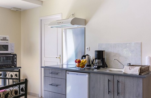Plougonvelin Apartamento | Bonito apartamento para 2 personas con WIFI, TV, patio, mascotas permitida y aparcamiento