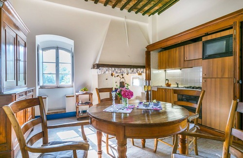 Stigliano Apartamento | Hermoso apartamento con WIFI, TV, patio, mascotas permitida, vista panorámica y aparcamiento