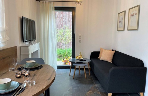 Ueberlingen Apartamento | Cosy apartment for 2 guests with WIFI, TV, terrace and parking