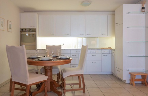 Saanenmoeser Apartamento | Hermoso apartamento para 4 personas con WIFI, TV, balcón y mascotas permitida