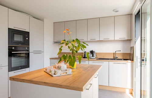 Nevez Apartamento | Bonito apartamento para 4 personas con WIFI, TV, balcón y aparcamiento