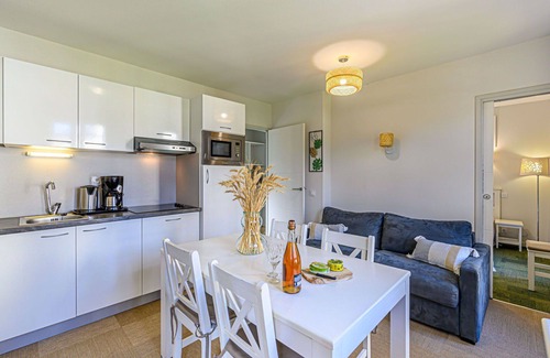 Baden Apartamento | Acogedor apartamento para 4 personas con WIFI, piscina, TV, balcón y aparcamiento