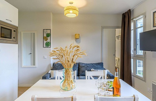 Baden Apartamento | Acogedor apartamento para 4 personas con WIFI, piscina, TV, balcón y aparcamiento
