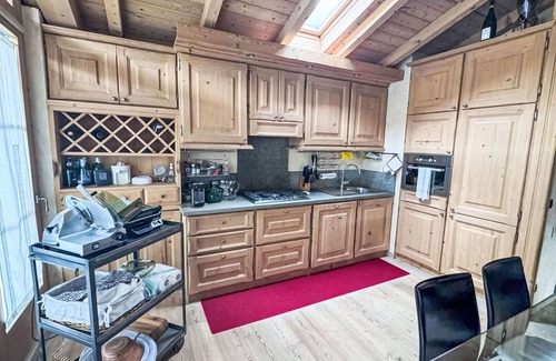 Bormio Apartamento | Cosy apartment for 5 guests with WIFI, hot tub, TV, balcony and pets allowed