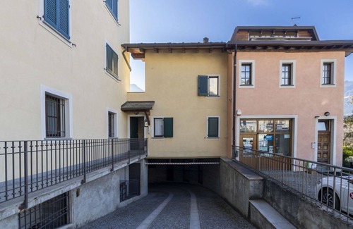 Bormio Apartamento | Cosy apartment for 5 guests with WIFI, hot tub, TV, balcony and pets allowed