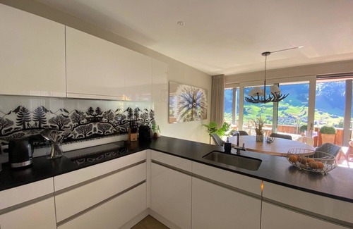 Adelboden Apartamento | Precioso apartamento para 6 personas con WIFI, TV y balcón