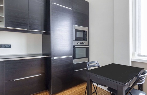 Centro Direzionale Apartamento | Bonito apartamento para 6 personas con A/C, WIFI, TV, balcón y aparcamiento