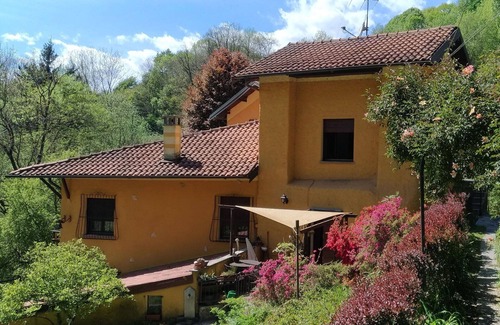 Oleggio Castello Apartamento | Hermoso apartamento para 6 personas con WIFI, TV, terraza, mascotas permitida y aparcamiento