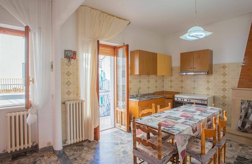 Peschici Apartamento | Acogedor apartamento para 7 personas con WIFI, TV, terraza, mascotas permitida y aparcamiento