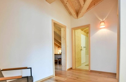 Ernen Apartamento | Hermoso apartamento para 8 personas con WIFI, TV y balcón