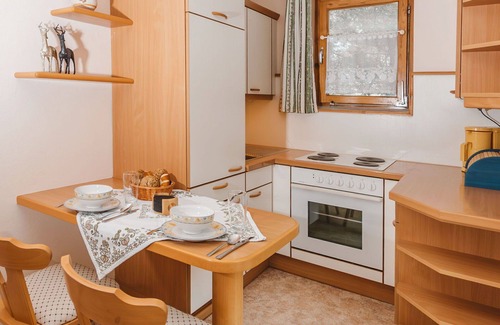 Bad Gastein Apartamento | Acogedor apartamento para 7 personas con WIFI, TV, balcón, mascotas permitida y aparcamiento