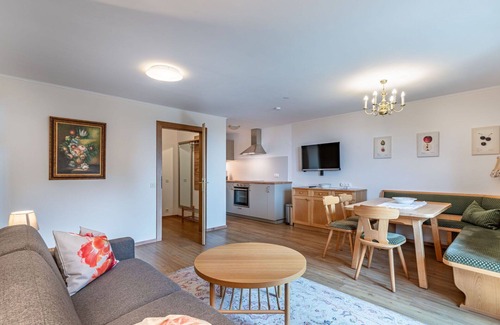 Sankt Urban Apartamento | Bonito apartamento para 4 personas con WIFI, TV, balcón, vista panorámica y aparcamiento