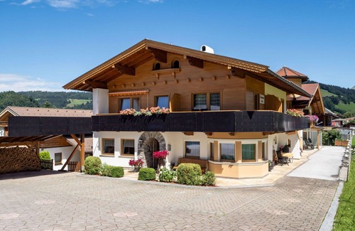 Niederau Apartamento | Acogedor apartamento para 4 personas con WIFI, TV, balcón y aparcamiento