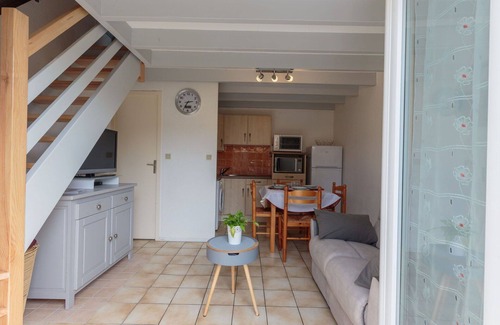 Les Mathes Apartamento | Precioso apartamento para 4 personas con WIFI, TV, terraza, mascotas permitida y aparcamiento