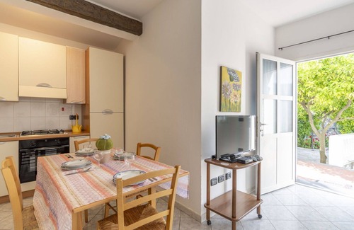 Gazzelli Apartamento | Bonito apartamento con WIFI, piscina, balcón, mascotas permitida, vista panorámica y aparcamiento