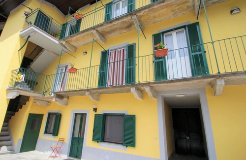 Germignaga Apartamento | Bonito apartamento para 3 personas con WIFI, TV, patio y aparcamiento