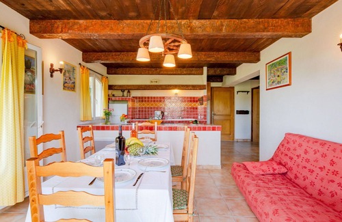 Bauduen Villa | Apartamento en villa con WIFI, TV, terraza, mascotas permitida, vista panorámica, aparcamiento