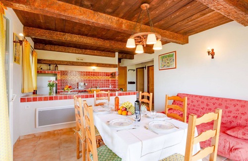 Bauduen Villa | Apartamento en villa con WIFI, TV, terraza, mascotas permitida, vista panorámica, aparcamiento
