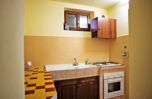Paciano Villa | Hermoso apartamento en villa con WIFI, piscina, TV, terraza, mascotas permitida y aparcamiento
