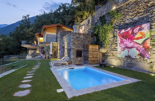 Ascona Villa | Bonito apartamento en villa con A/C, internet, piscina, TV, patio, vista panorámica, aparcamiento