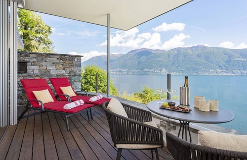Ascona Villa | Bonito apartamento en villa con A/C, internet, piscina, TV, patio, vista panorámica, aparcamiento
