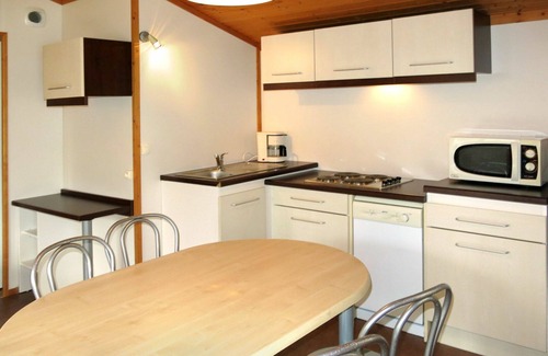 Beynat Casa | Precioso apartamento en villa para 6 personas con WIFI, piscina, TV, terraza y mascotas permitida