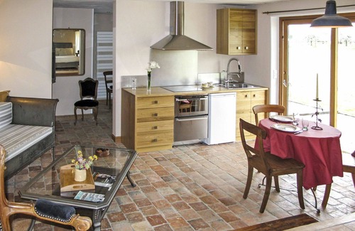 Corbon Casa | Hermoso apartamento en villa con piscina, WIFI, TV, patio, mascotas permitida y aparcamiento
