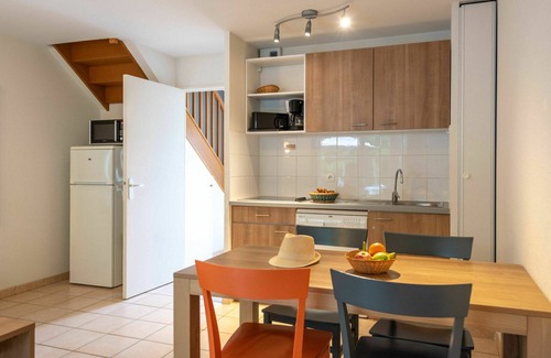 Saumur Casa | Precioso apartamento en villa con internet, piscina, TV, terraza, mascotas permitida y aparcamiento