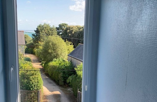 Cancale Apartamento | Cosy apartment - near footpath and town center - sea view - sleeps 3