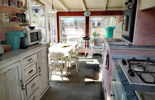 Centro Direzionale Apartamento | Cosy apartment with garden terrace, close to the central station and city center