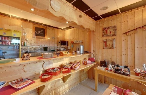 Superbolquere Apartamento | COSY APARTMENT with JACUZZI, SWIMMING POOL, SAUNA, SPORT ROOM & GAME ROOM