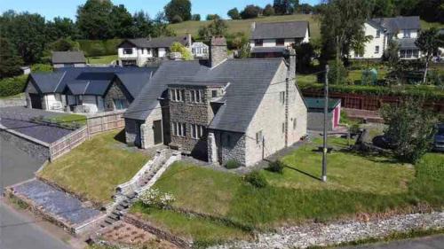 Battle Casa | Cosy Arts & Crafts Cottage with stunning views