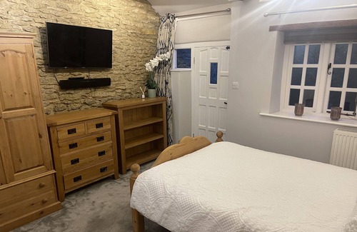 Bicester Casa | Cosy barn conversion in quiet village location within 5 minutes of Bicester.