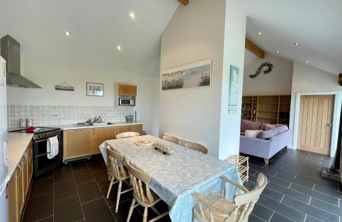 Vale of Glamorgan Casa | Cosy barn with views in Wick Vale of Glamorgan