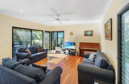 Valla Beach Casa | Cosy beach house, well suited for larger groups looking to spend time togethe
