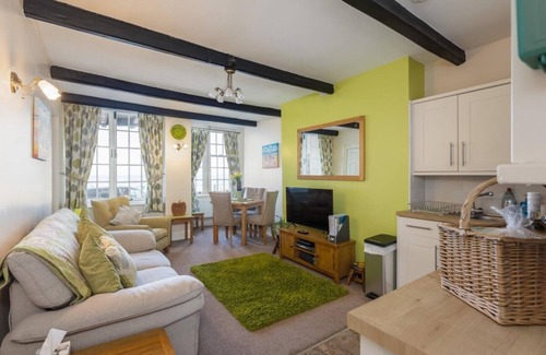 Sandsend Apartamento | Cosy Beachside Apartment, Spectacular Views in Picturesque Village.