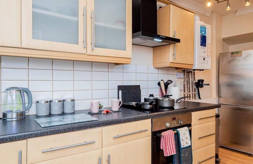 Little Hay Casa | Cosy Birmingham House With 3 Bedrooms