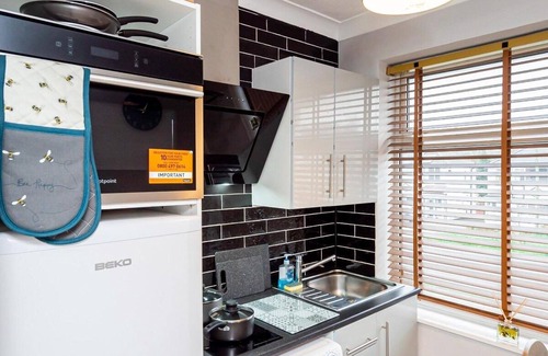 Little Hay Casa | Cosy Birmingham House With 3 Bedrooms