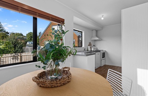 Tauranga Casa | "Cosy Board and Batten Home"