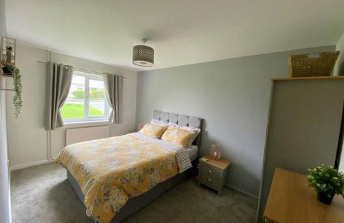 Hundleton Casa | Cosy bungalow in countryside village near coast