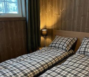 Treungen Chalet De Esquí | Cosy cabin between lake and mountain