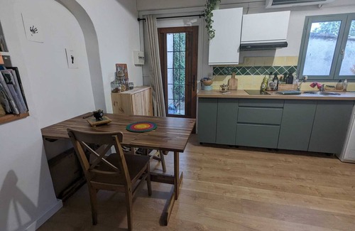 Salon-de-Provence Casa | Cosy, Calme, Très Ensoleillé, à 2 pas du Centre Ville, Pour 2 ou 4 Personnes
