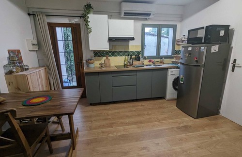 Salon-de-Provence Casa | Cosy, Calme, Très Ensoleillé, à 2 pas du Centre Ville, Pour 2 ou 4 Personnes