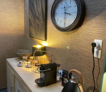 Hesdin Casa | Cosy Central House with luxury jacuzzi bath