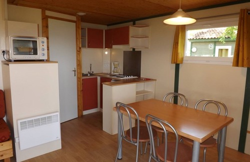 Maurs Cabaña | Cosy Chalet 4 Guests, Pool & Patio, Near Maurs' Amenities