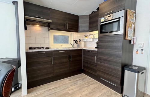 Sint Maartensvlotbrug Casa | Cosy chalet for 4 persons, garden with lawn and lots of privacy, WiFi, close to beach, forest and dunes